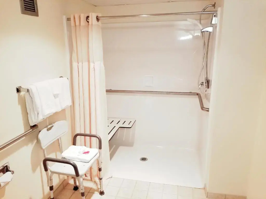 Ramada by Wyndham Alpena - Chambres