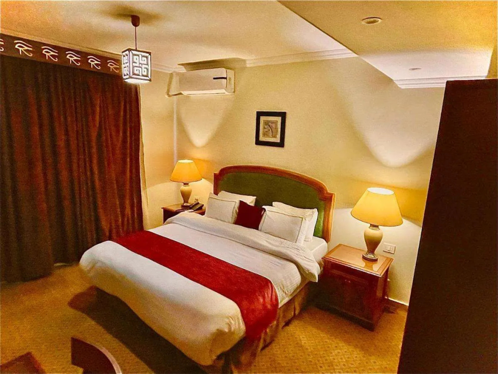 Hotel photo 12