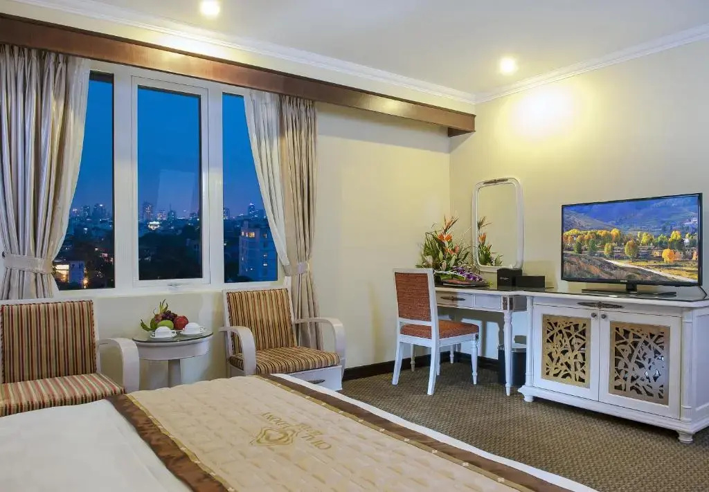 Deluxe Double room with city view (full double bed)