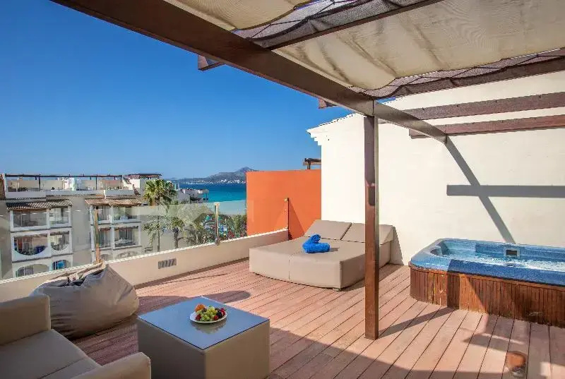 Apartment with balcony