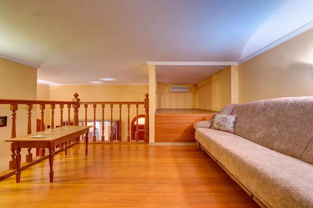 Elegant Apartment on Saksagans'kogo street