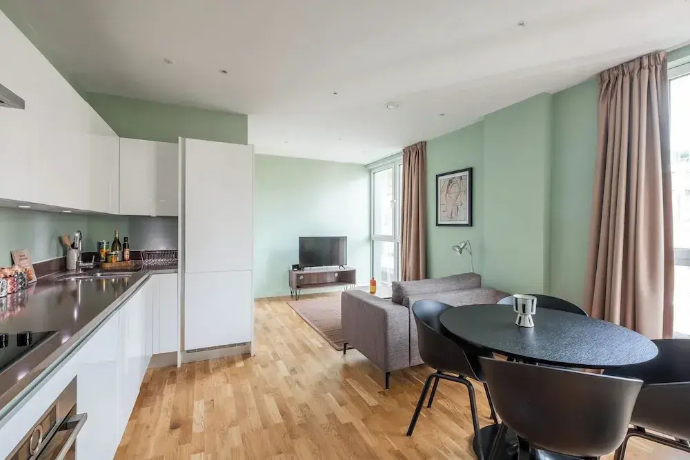 2 Bedrooms Quadruple Apartment
