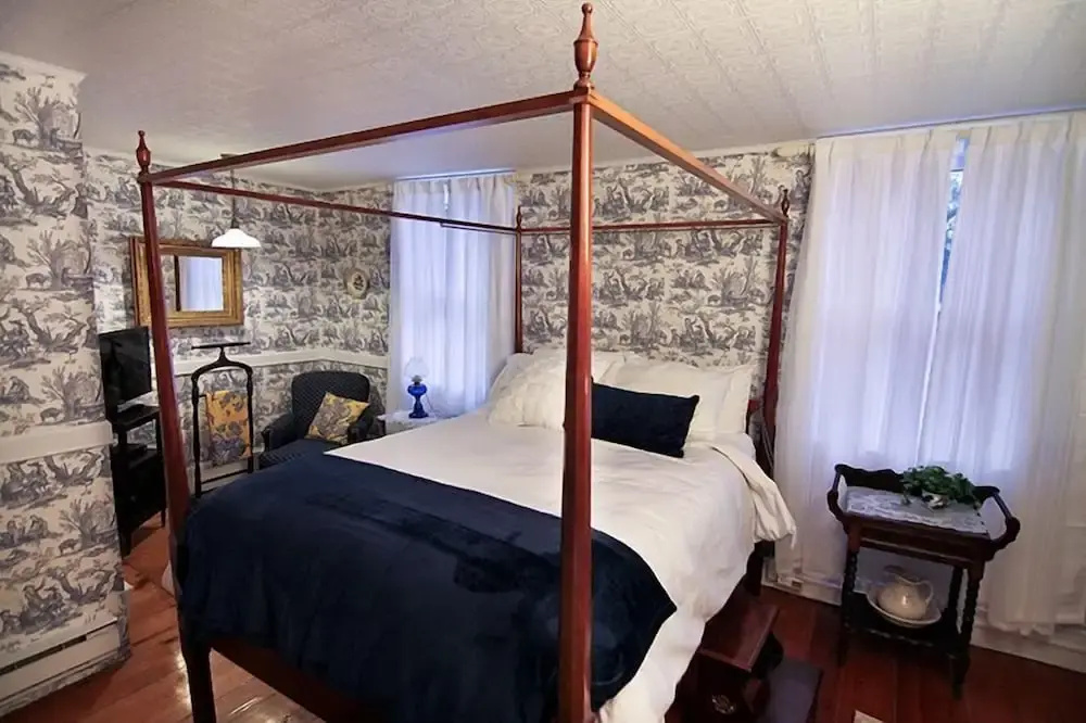 Standard Double Duplex room (full double bed)