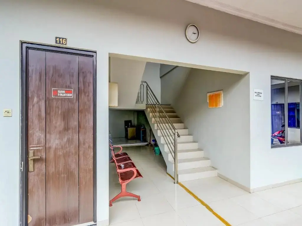 OYO 90927 Homestay Tentrem 2 - фото 11