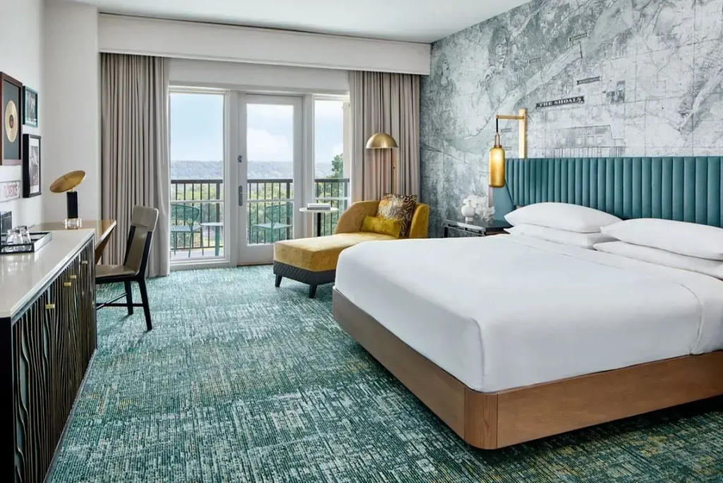 Standard room with balcony and with pool view