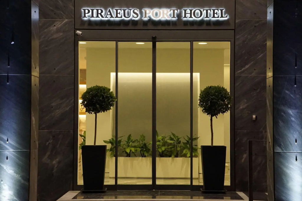 Piraeus Port Hotel — фото