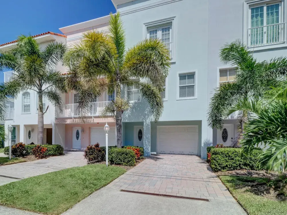 140 Brightwater Dr House - 3 Br townhouse by RedAwning