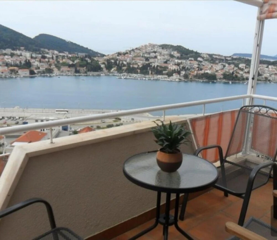 Apartment Amila with beautiful sea view
