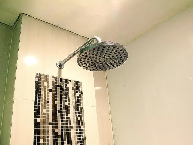 V Hotel & Residence by ZEN Rooms - фото 9