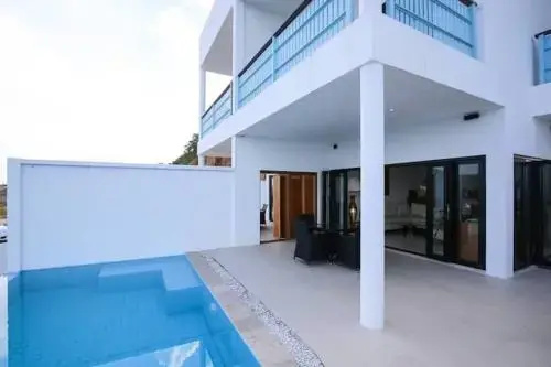 7 Bed Luxury Seaview Villas 5 mins beach