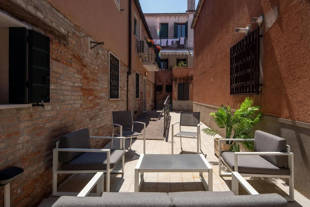 Herion Palace Apt 1 by Wonderful Italy