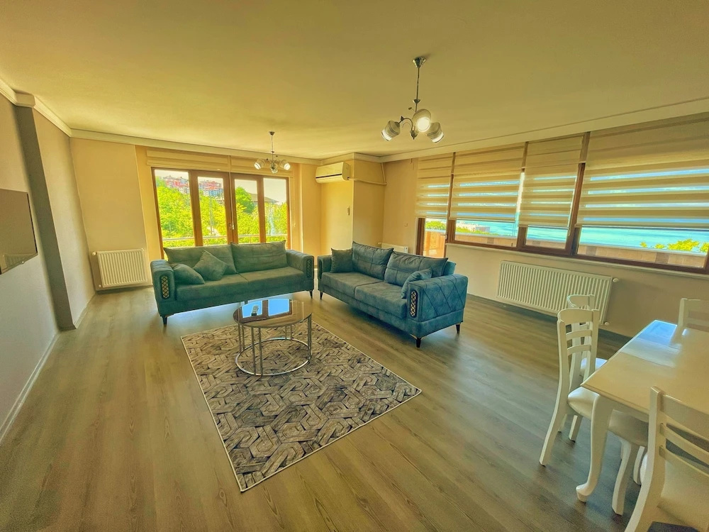 Apartment with sea view