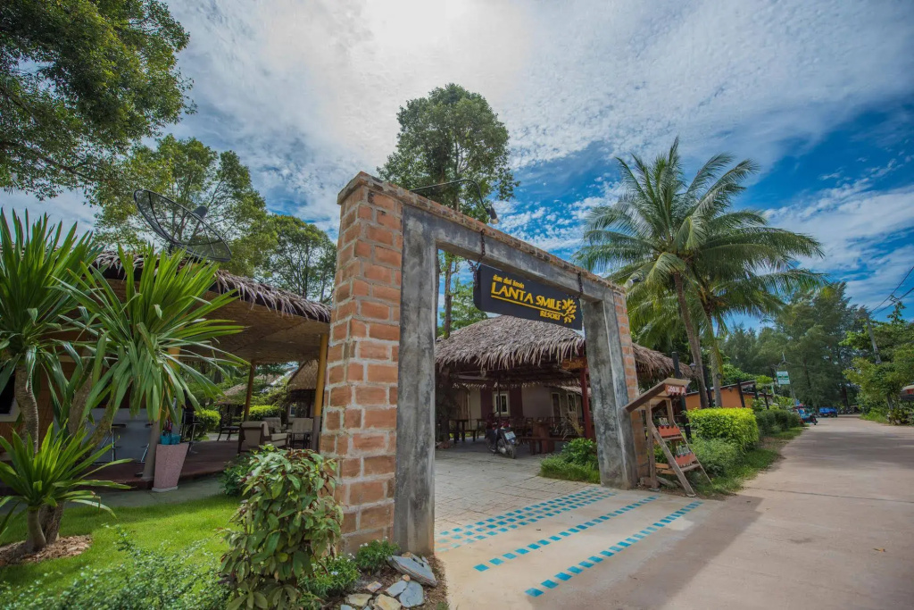 Lanta Smile Resort @Longbeach