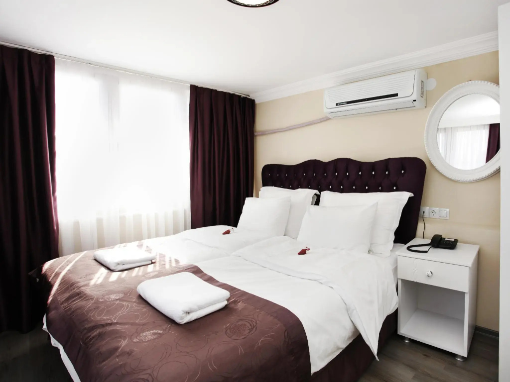Spinel Hotel — 2
