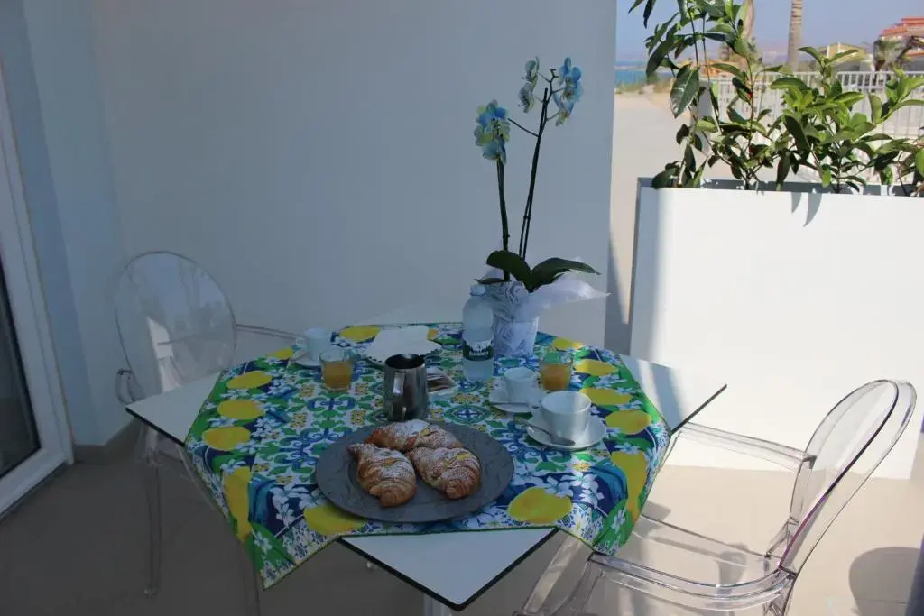 Standard Double room with garden view (full double bed)
