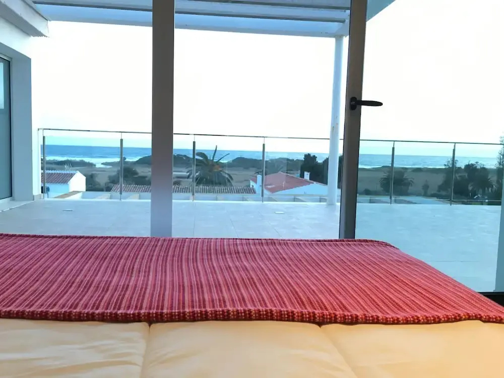 5 Bedrooms Villa