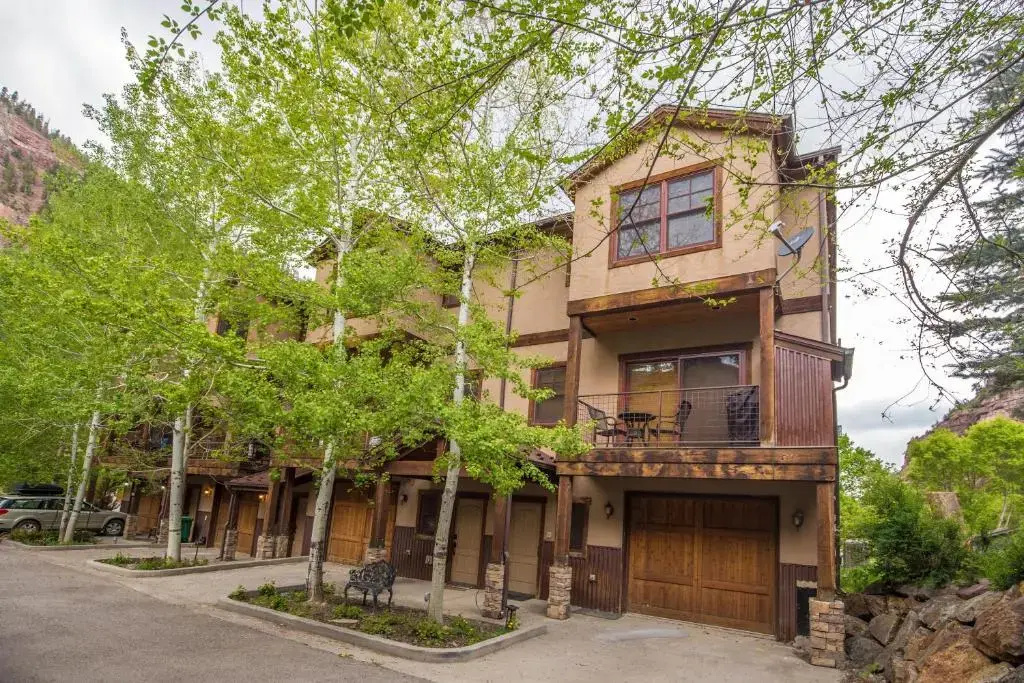 Elkhorn Townhome 1939