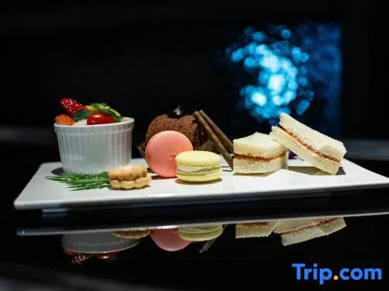 Food & Beverage