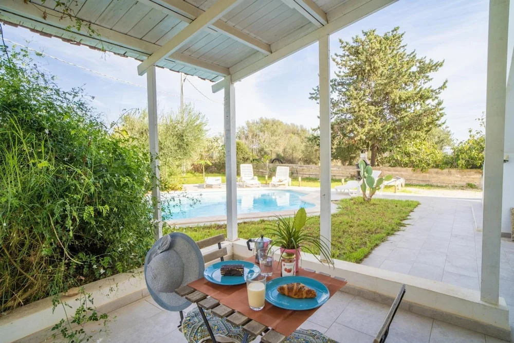 Villa Malamuri in Caucana-finaiti-casuzze-finaiti Nord