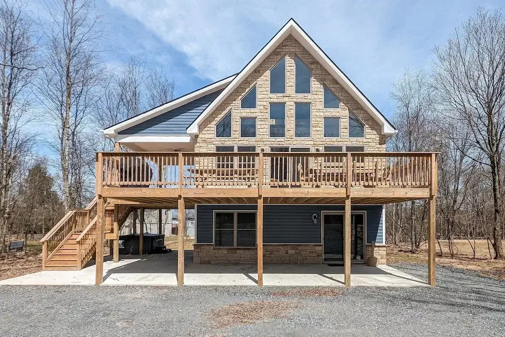 Bluejay Getaway by Avantstay Walk to Lake 7bdr Hot Tub Pool Table