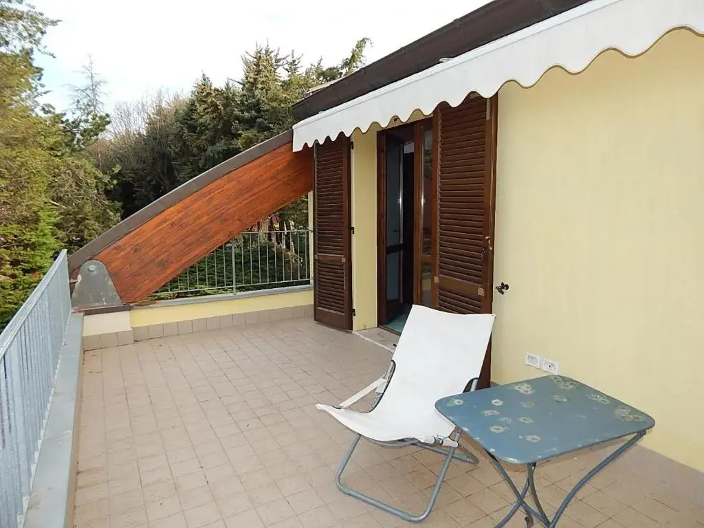 Balcony & Terrace
