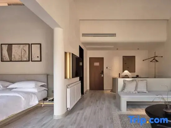 Suite with view