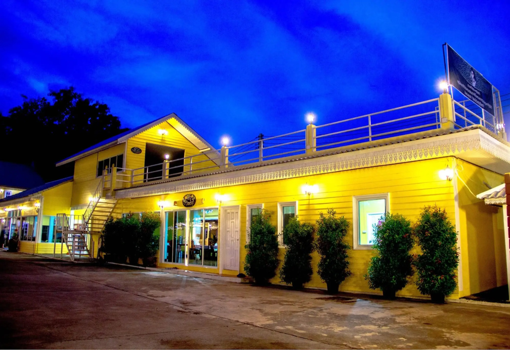 Raiwin Buri Resort