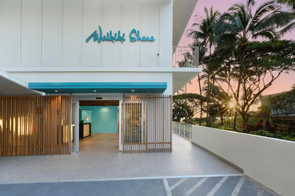 Waikiki Shore by OUTRIGGER