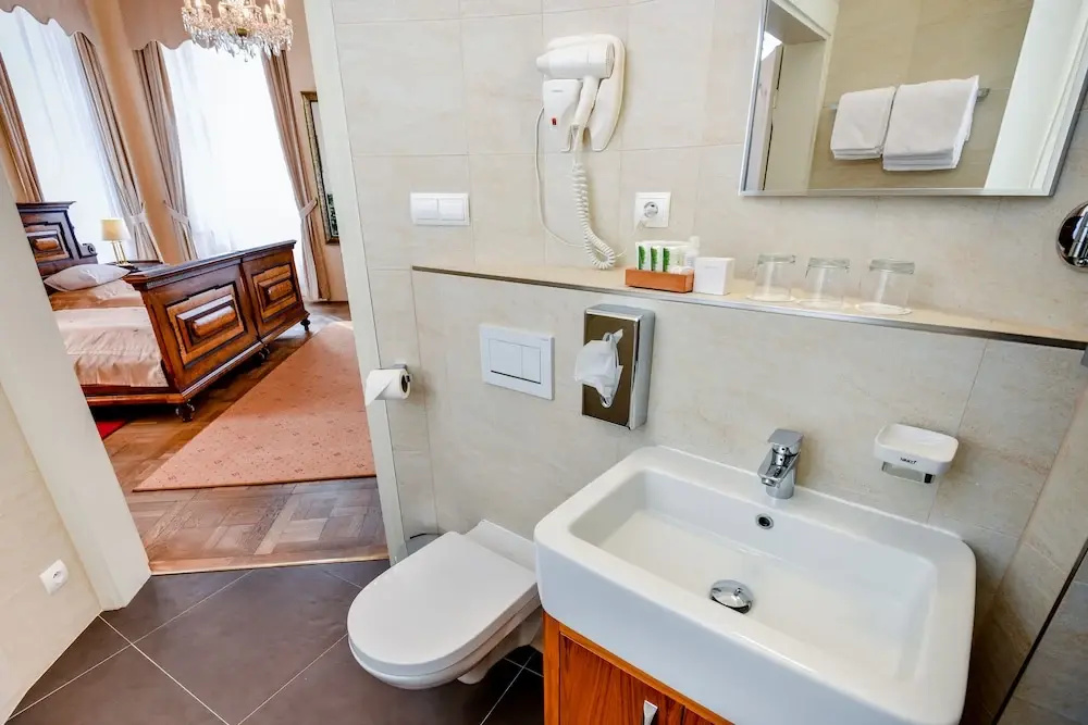 Economy room