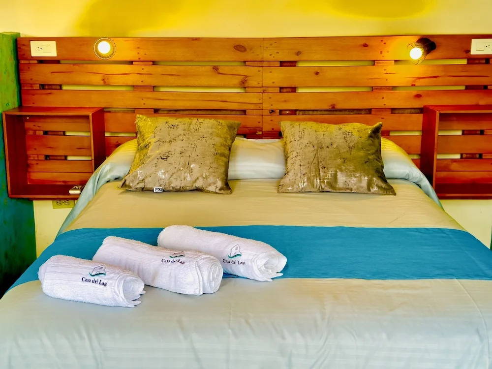 CASA DEL LAGO LODGING HOUSE by null