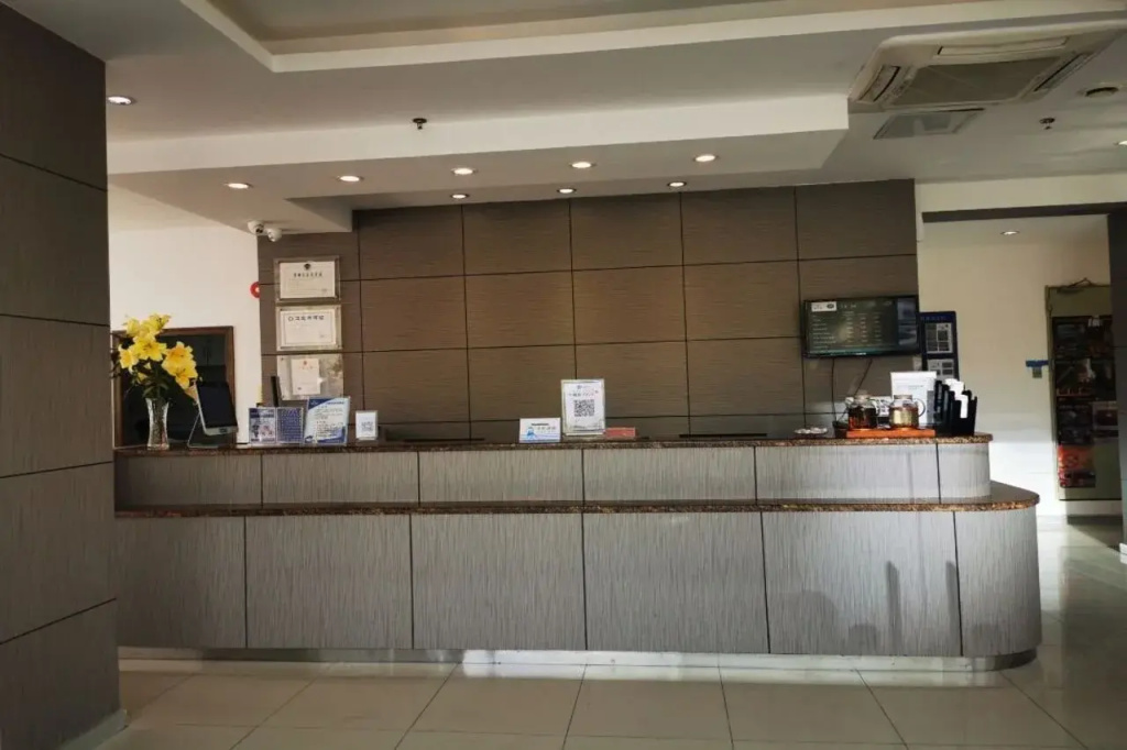 Lobby & Reception
