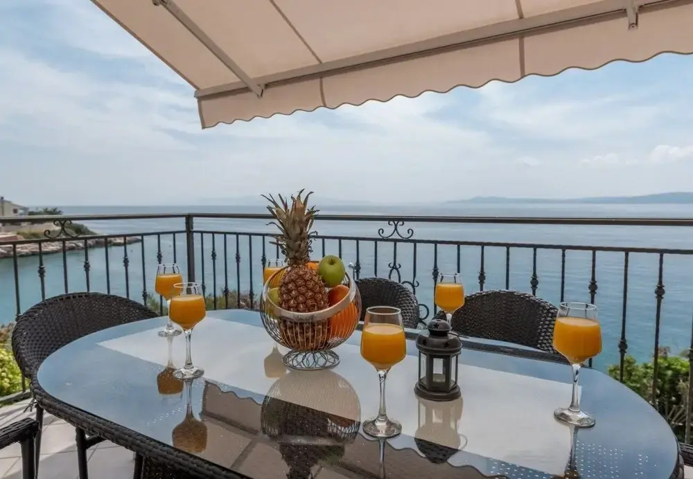 Balcony & Terrace