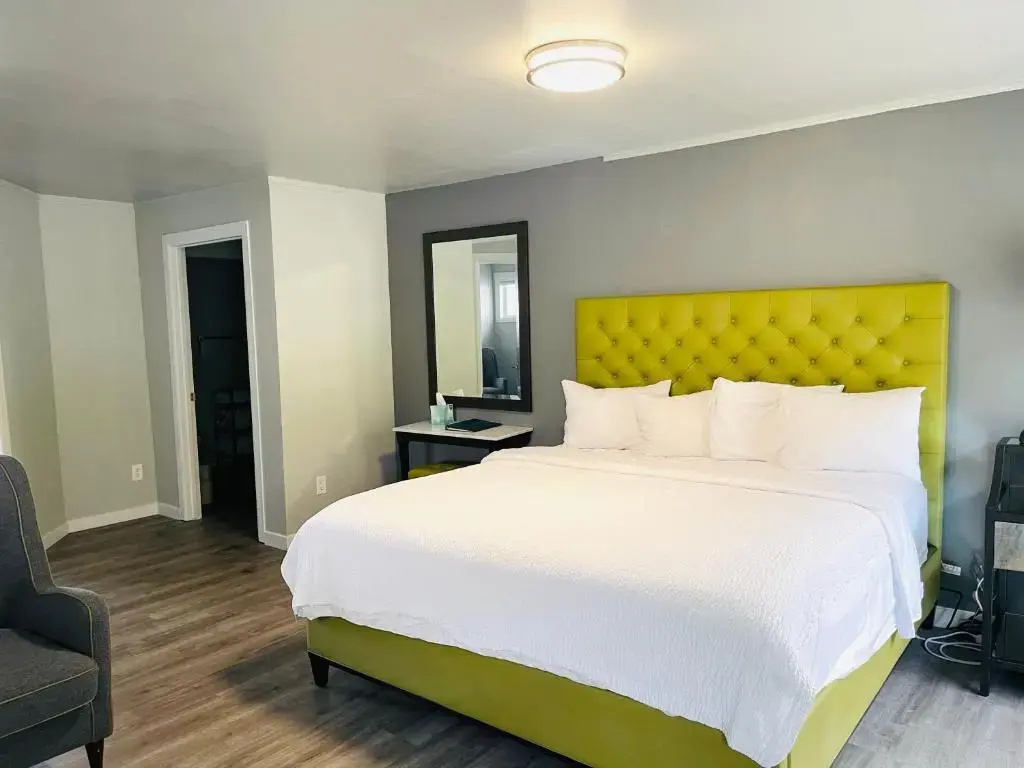 Standard Double room with balcony and with sea view (full double bed)