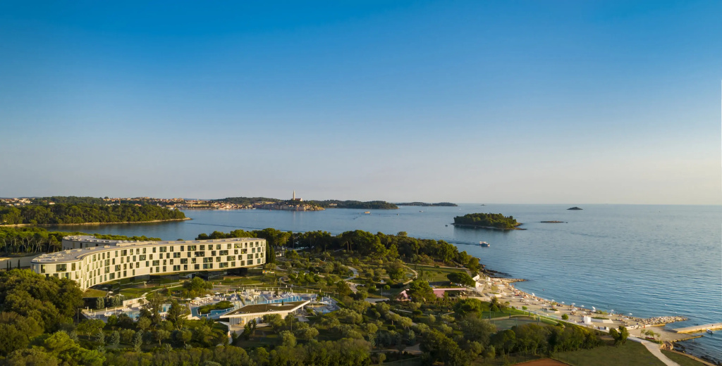 Beach & Waterfront