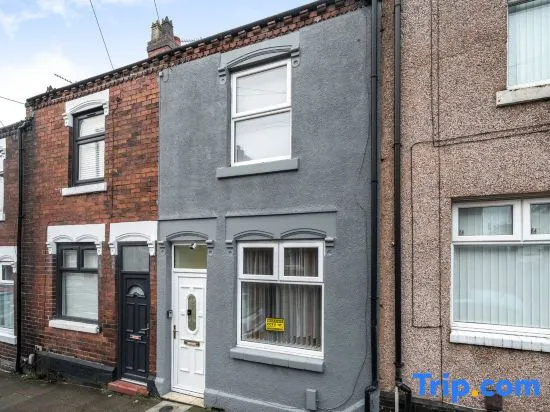 Contractor-friendly 2-bedroom House With Free Parking