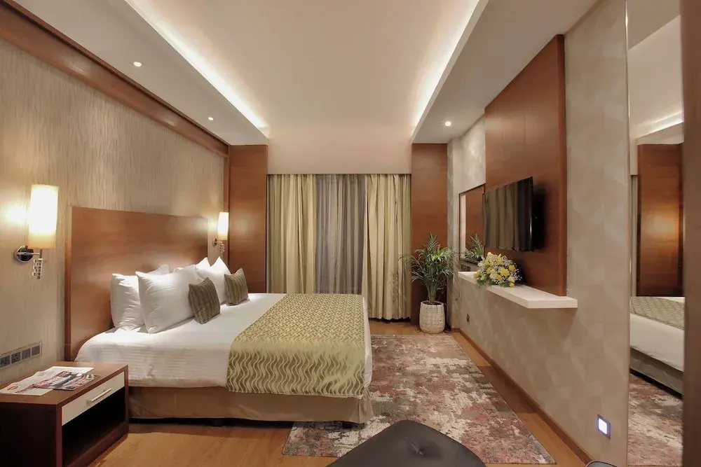Lobby & Reception