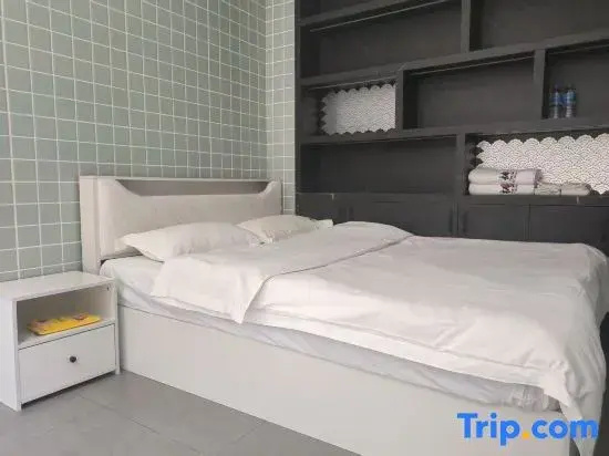 Luxury Double room (full double bed)