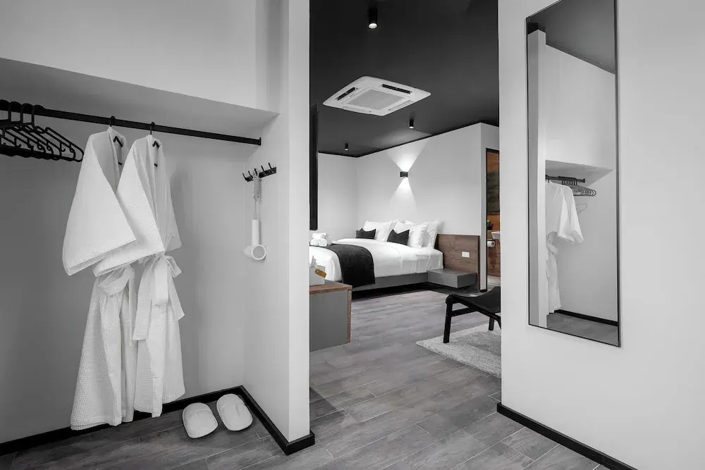 Double Suite with balcony and with mountain view (full double bed)