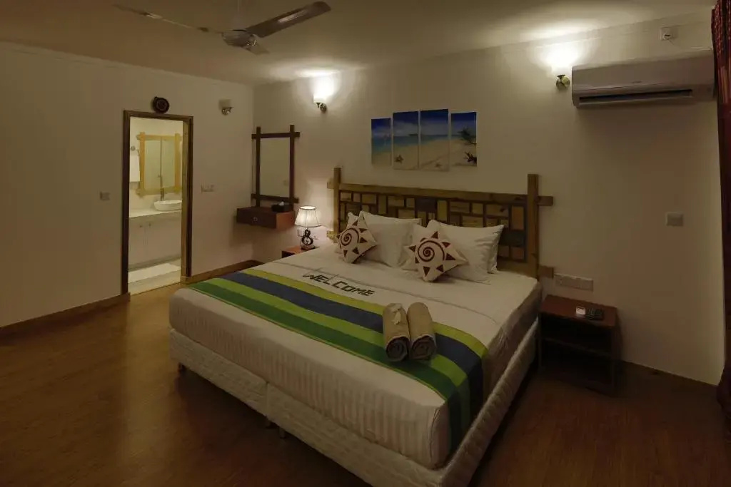 Deluxe Double room with balcony (full double bed)