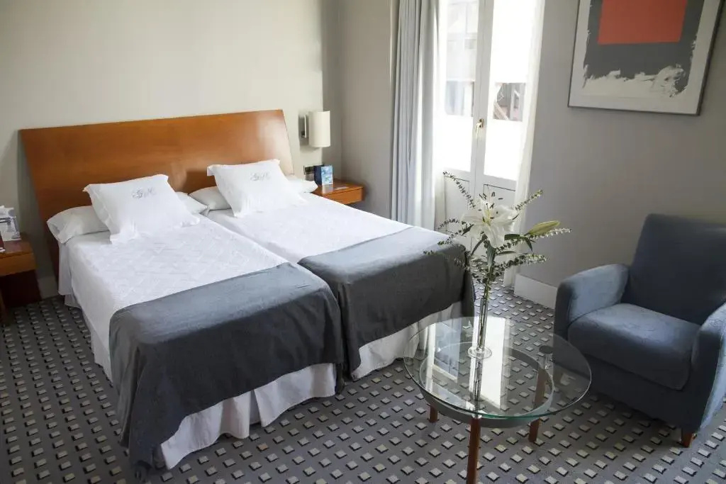 Gran Hotel Albacete - Chambres