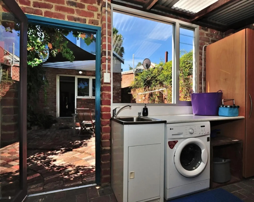 Pure Gold - Heritage 2 bedroom terraced cottage