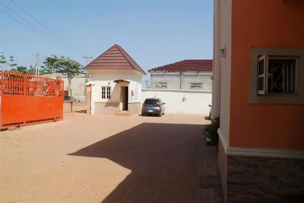 Orange Groove Hotel — фото