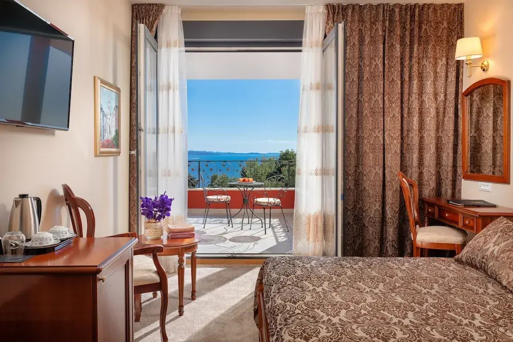 Deluxe room with balcony