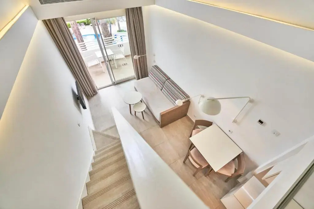 Balcony & Terrace