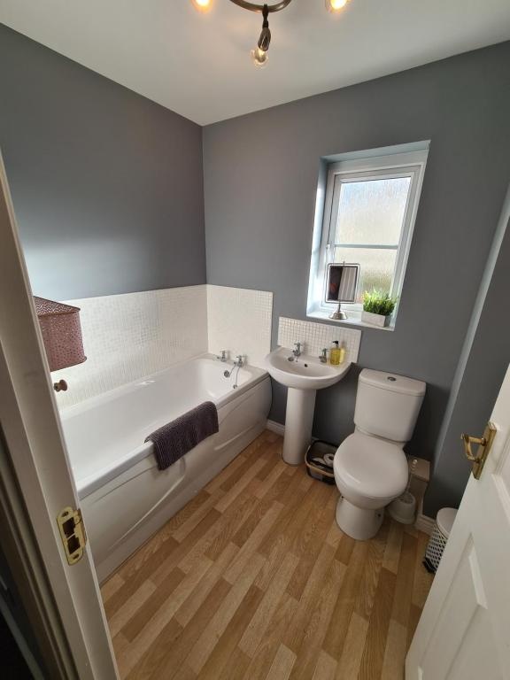 Delightful 3 bed house nr the centre of Cheltenham