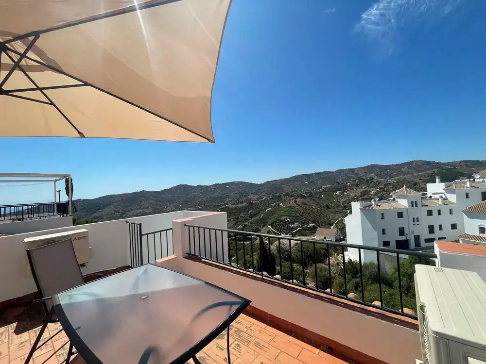 Cd-2063 Three Bedroom With Roof Terrace