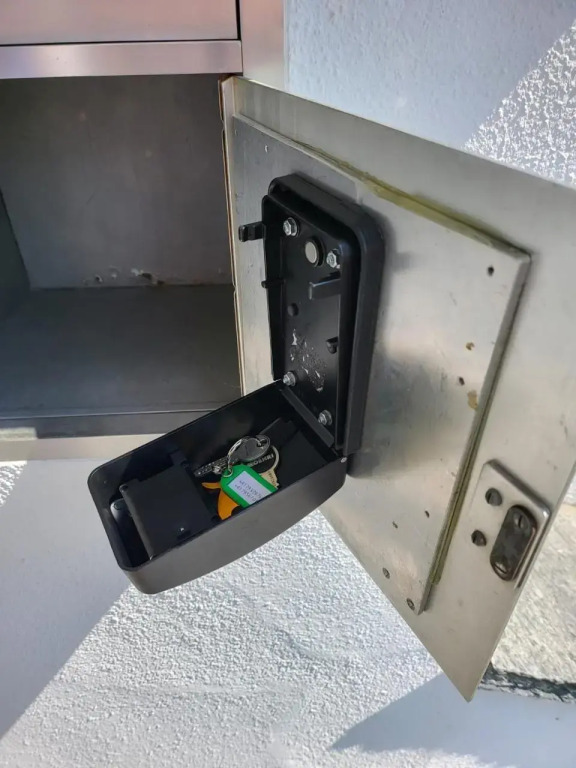 Schöne grosse Attika-Wohnung im Zentrum von Vaduz inkl. Parkplatz - фото 6