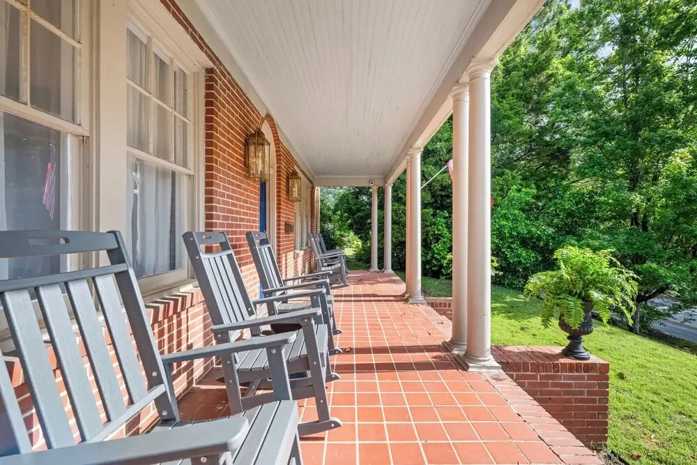 Stylish 3BR Retreat w Porch and garden