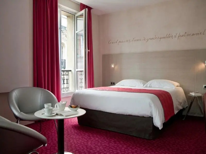 Hotel de Sevigne 141