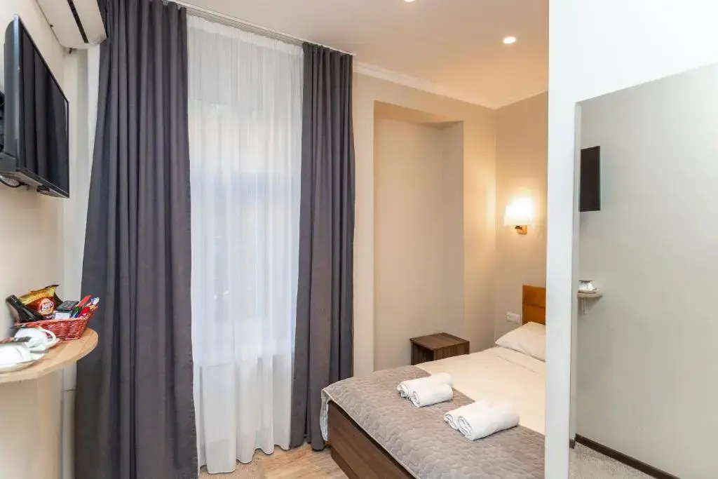 Economy room